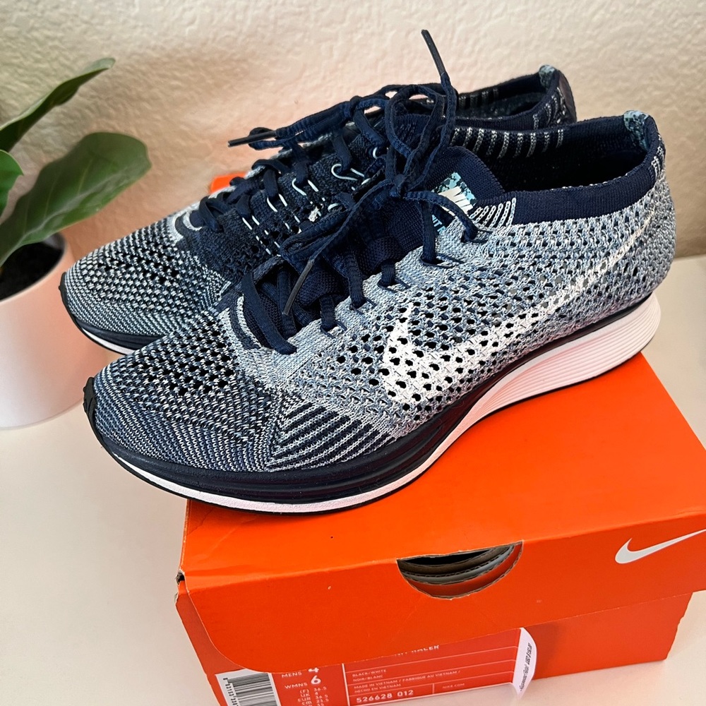 Nike Flyknit Racer